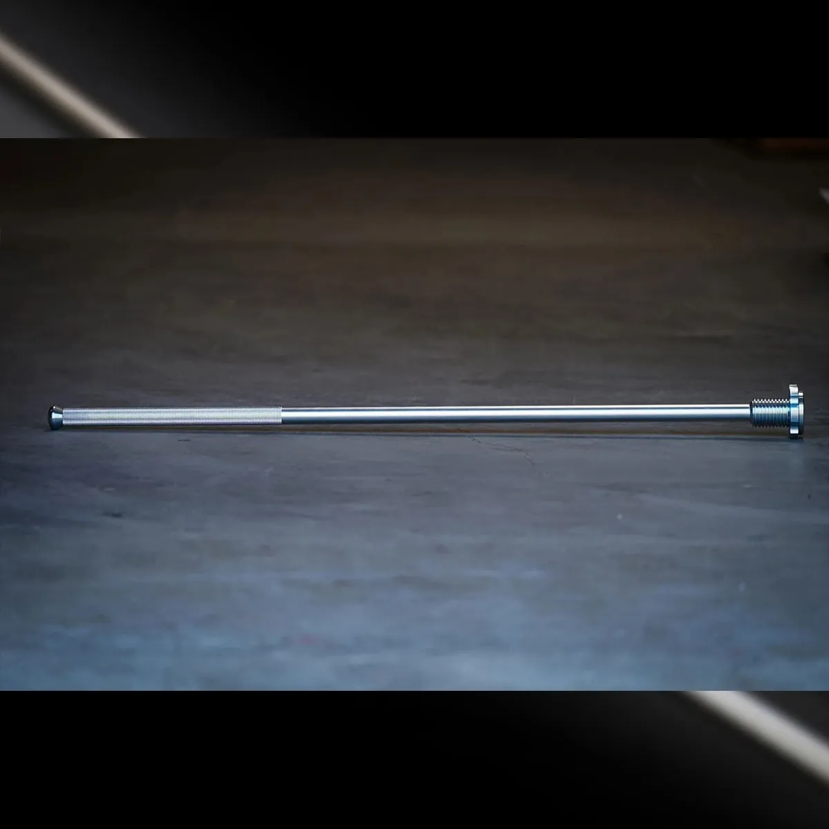 Kabuki Strength – Shoulderök™, Portable / Black